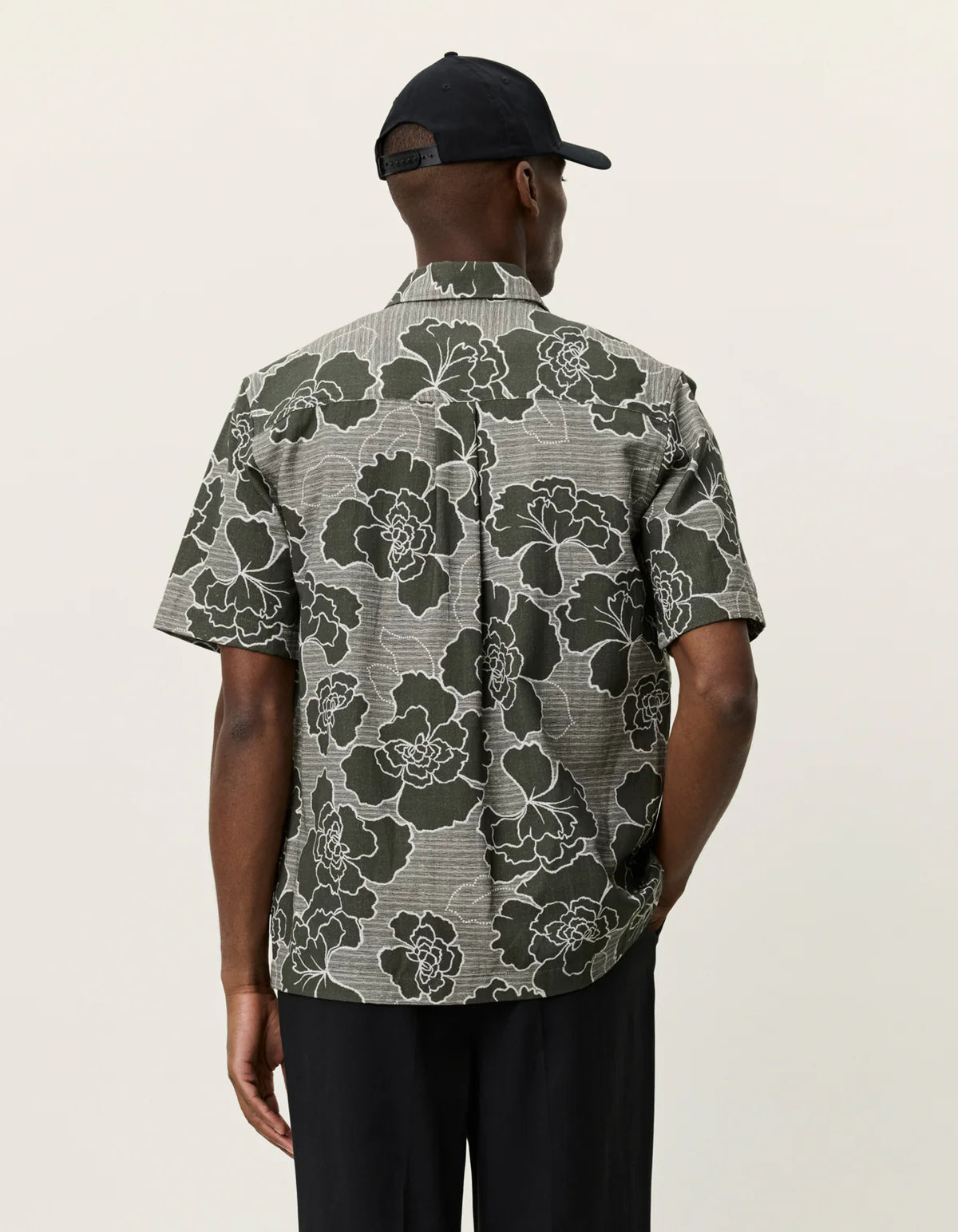 Les Deux Charlie Poppy AOP SS Shirt - Olive Night