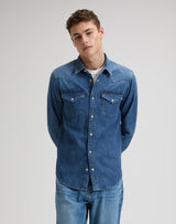 Lee Regular Western denimskjorte i Brookside blå – model set forfra