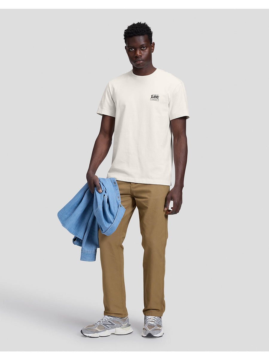 Råhvid Lee t-shirt med rund hals til jeans og chinos