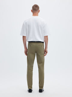 Selected 175 Slim New Miles Flex bukser i Ermine khaki set fra siden på model