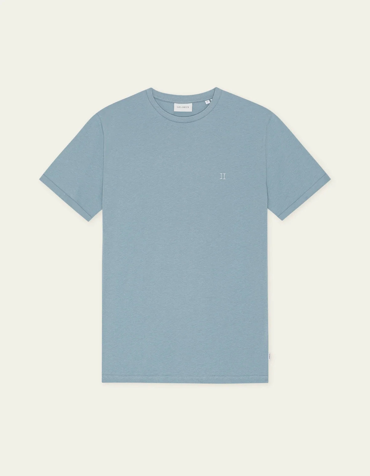 Les Deux Core Contrast T-shirt i Faded Denim Blue blå – produktbillede forfra