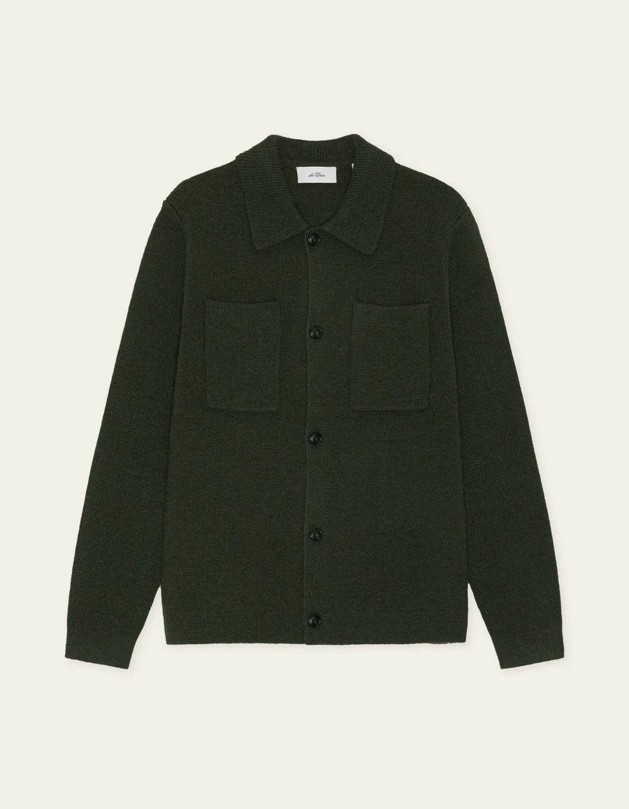 Les Deux Milano strikket overshirt i mørkegrøn – produktbillede forfra