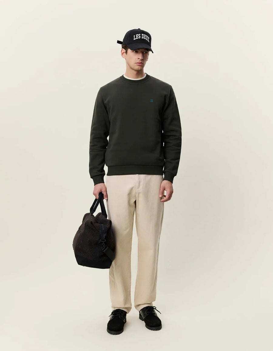 Les Deux Core Seasonal Sweatshirt i Rosin Green grøn