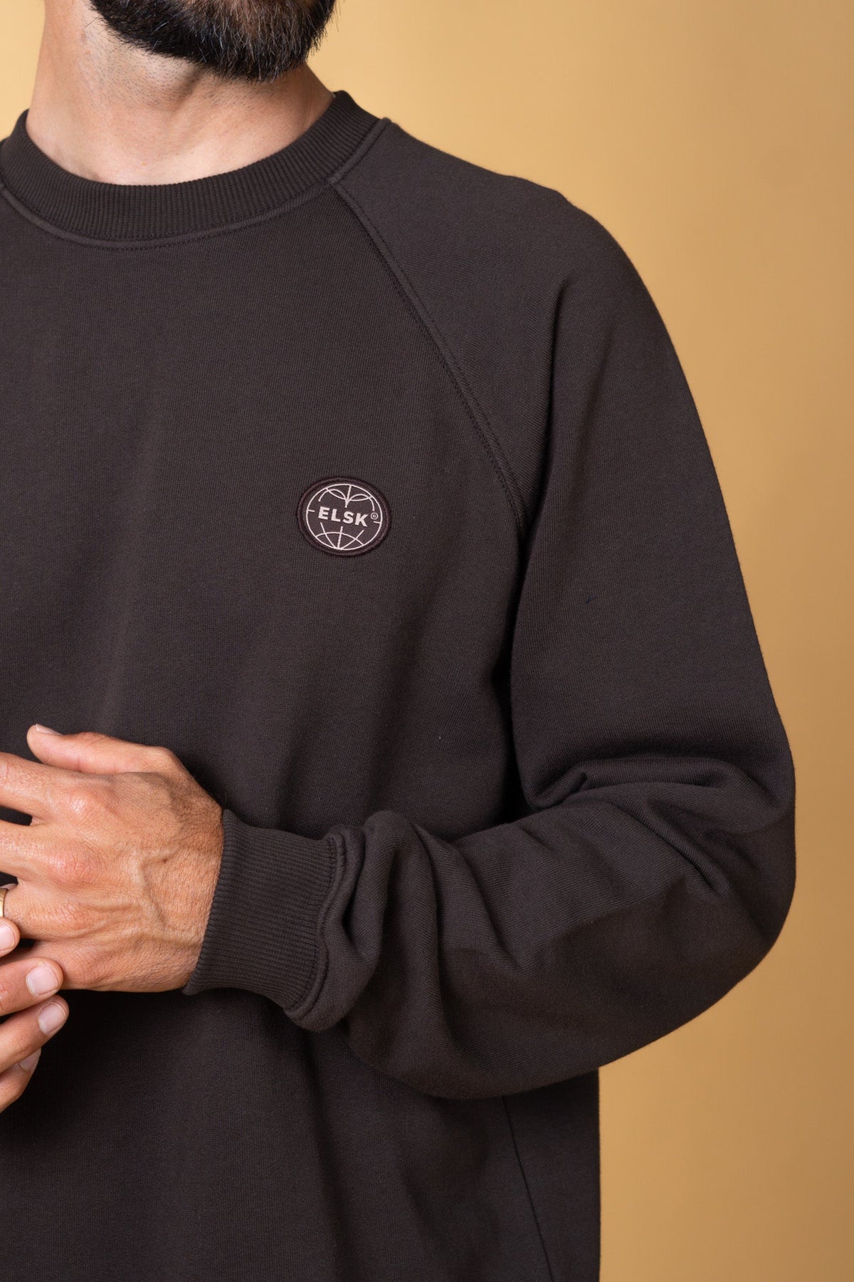 ELSK GLOBE MEN'S RAGLAN CREWNECK - Soil Brown
