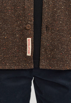 Detalje af label på Revolution Utility overshirt 3275 i brun