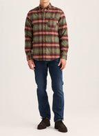 Morris Slim Fit flannelskjorte med store tern i oliven på model – helfigur
