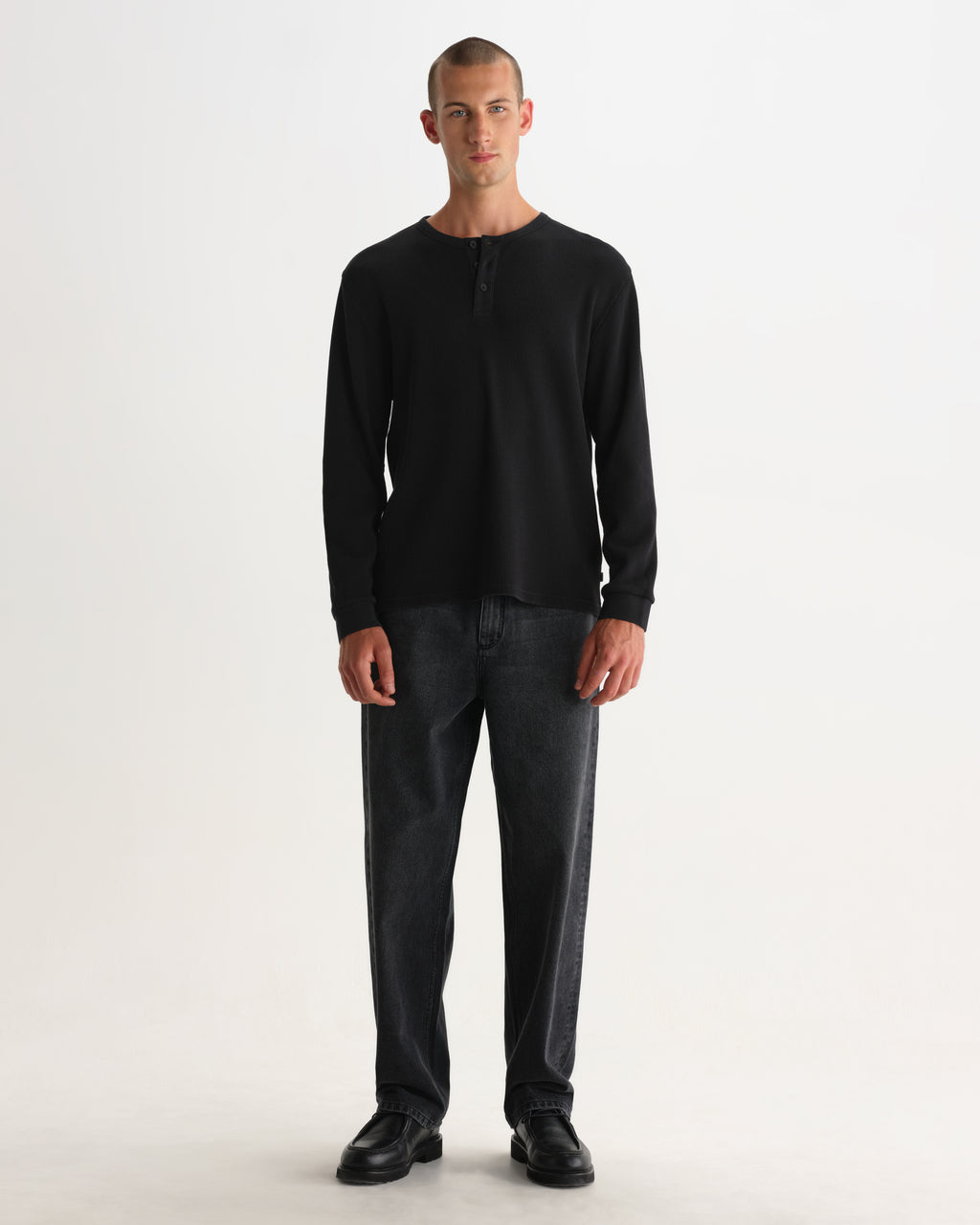 Wax London CALEB HENLEY L/S TEE WAFFLE - WASHED BLACK