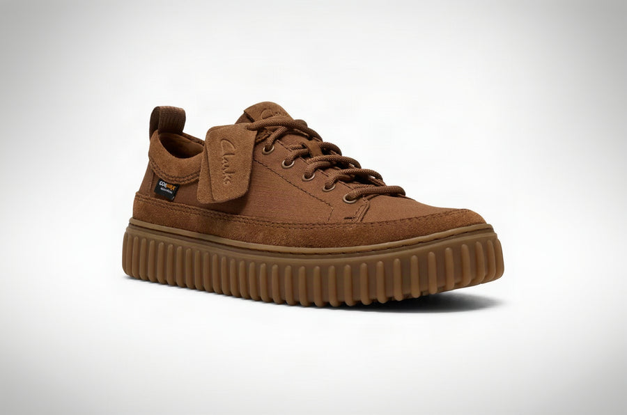 Clarks Torhill Lace sneakers i Tan Combi cognac set skråt fra siden