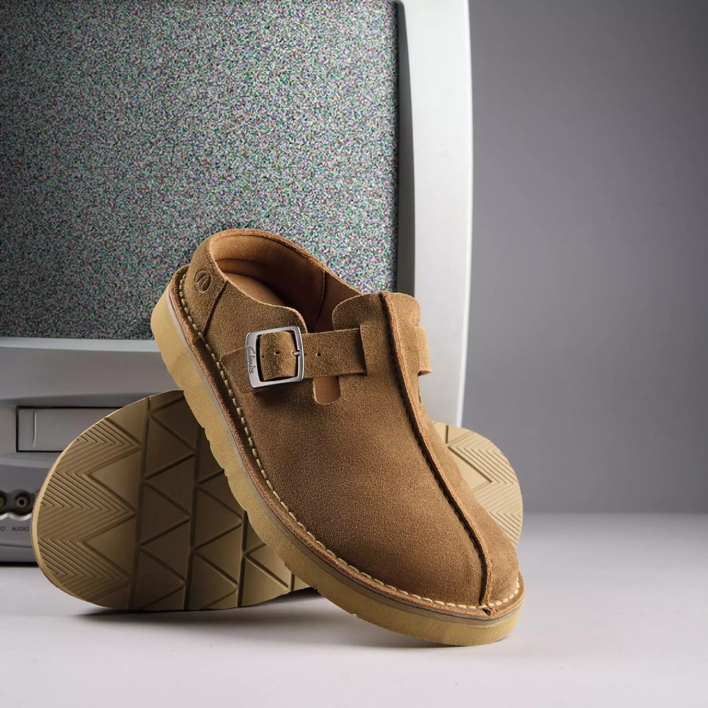Clarks Solsbury Mule i farven Cola Suede - Hos MEN - Supermen.dk