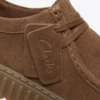 Clarks Torhill Lo sko i Cola Suede brun ruskind til mænd fra MEN – supermen.dk
