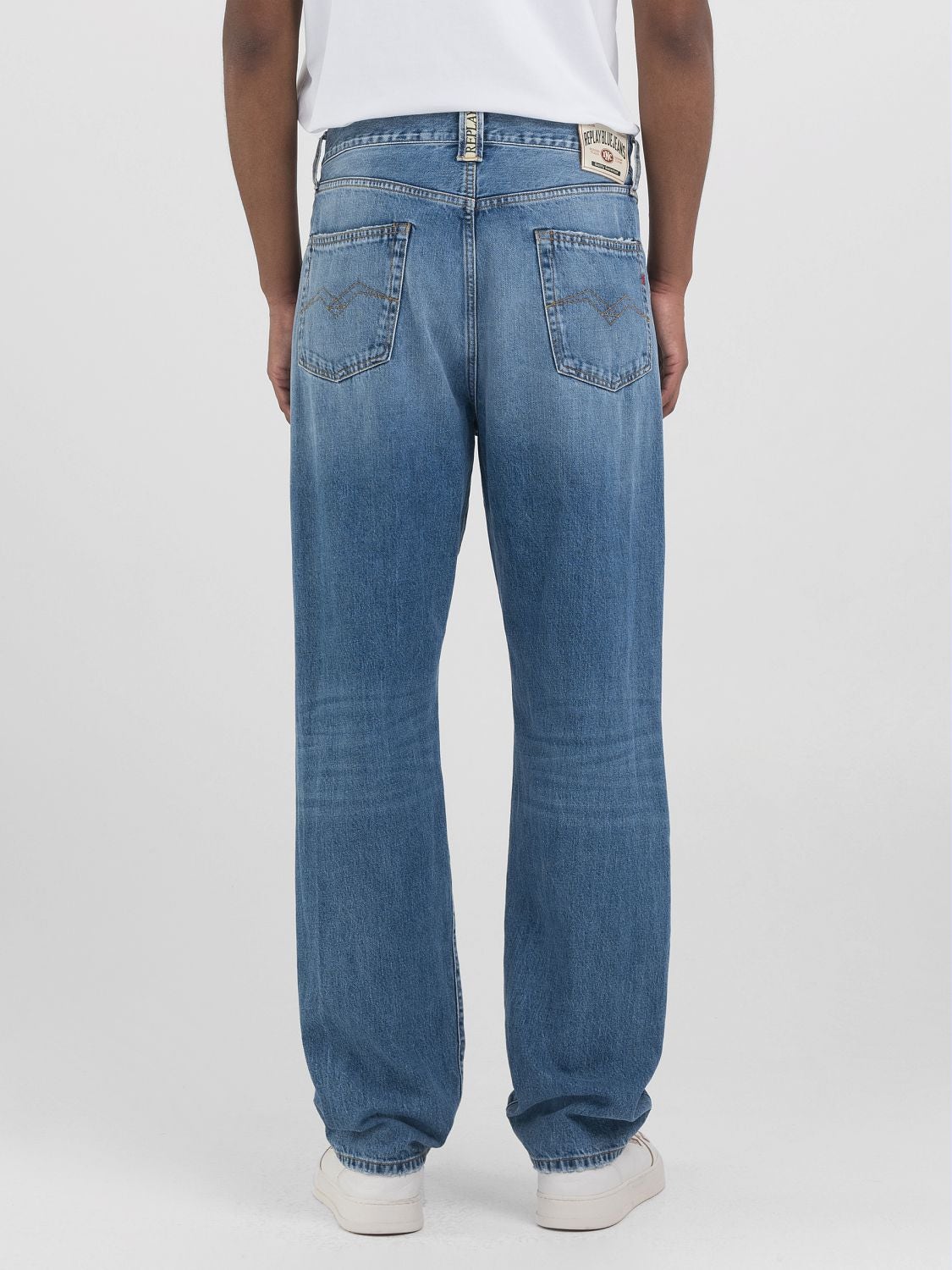 Replay M9Z1 Straight Fit Jeans i Medium Blue mellemblå – billede 4