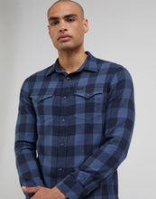 Indlæs billede til gallerivisning LEE REGULAR WESTERN SHIRT IN DEEP WATERS
