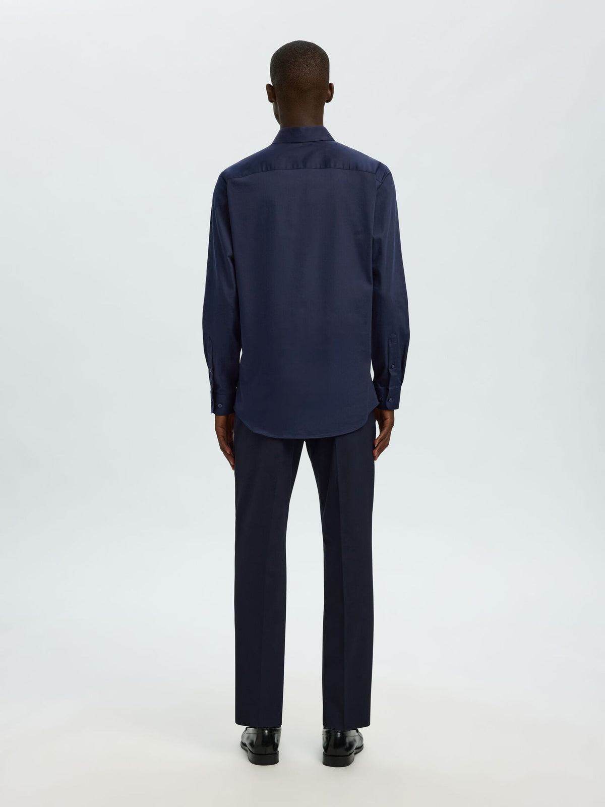 Selected Performance Stretch Slim Fit skjorte i Sky Captain navy set bagfra