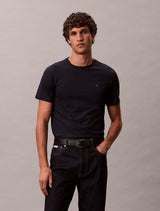 Calvin Klein Stretch Slim Fit T-shirt i Dark Sapphire mørkeblå – model set forfra