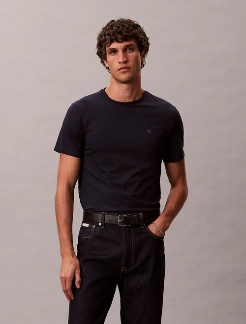 Calvin Klein Stretch Slim Fit T-shirt i Dark Sapphire mørkeblå – model set forfra