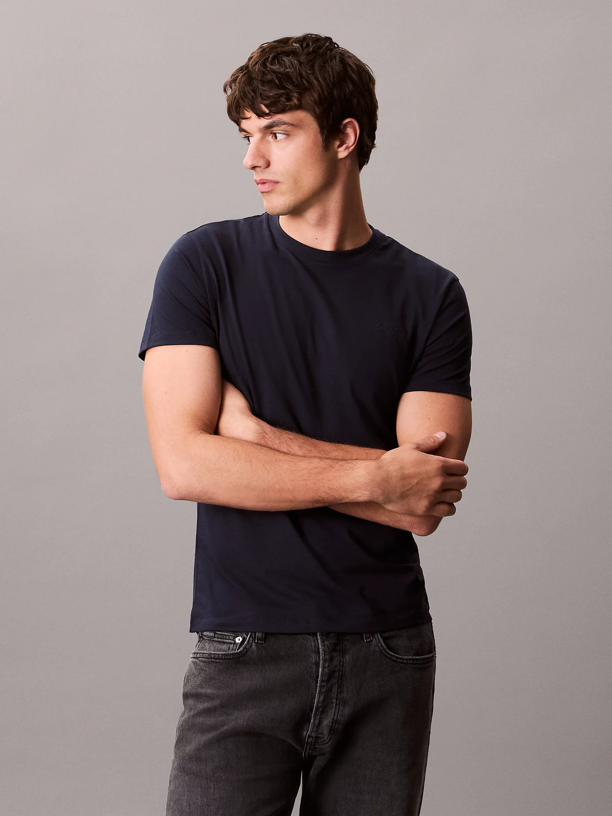 Calvin Klein Stretch Slim Fit T-shirt i Dark Sapphire set fra siden