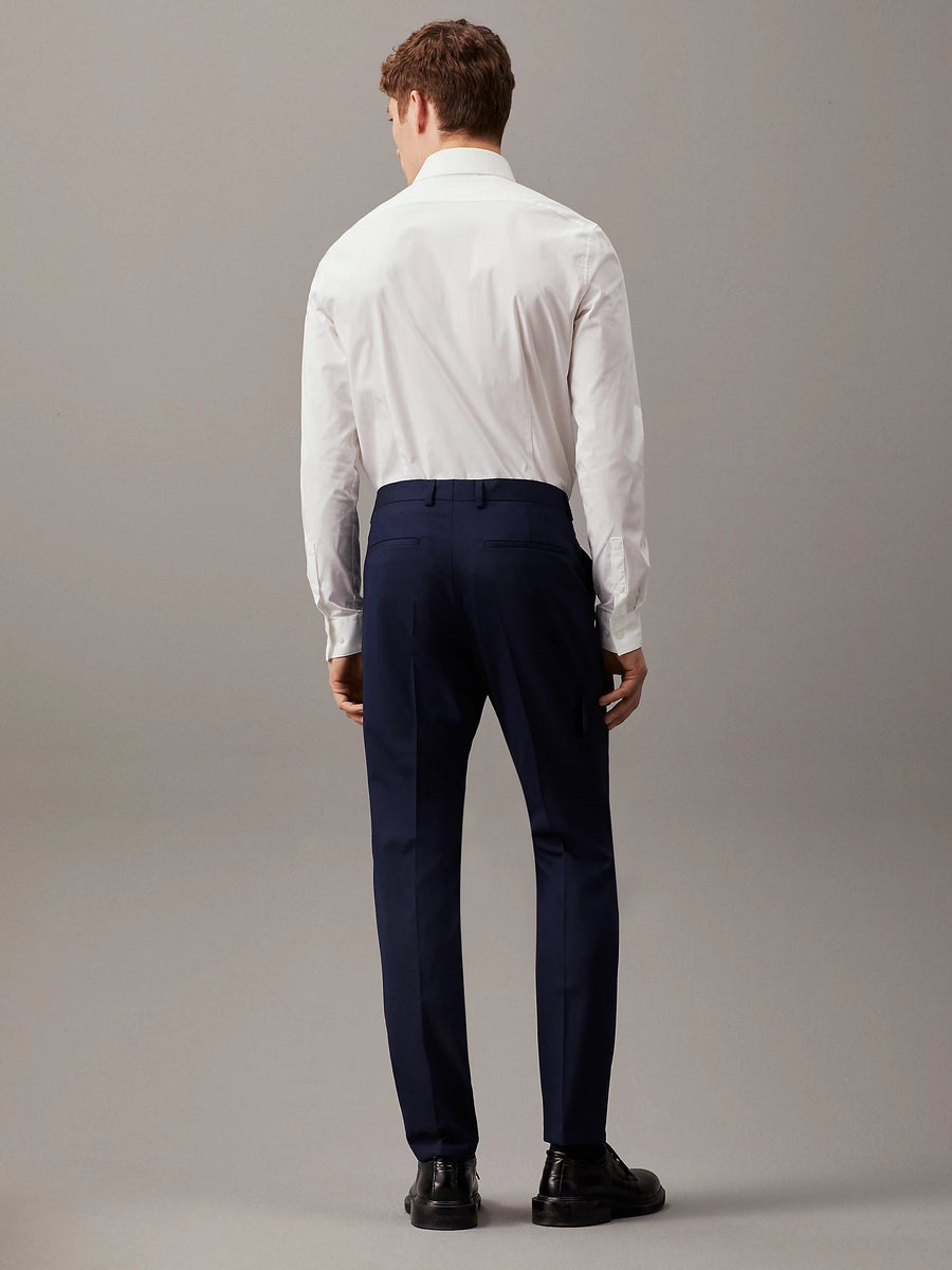 Calvin Klein Slim habitbukser i uldstretch i navy set bagfra