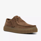 Clarks Torhill Lo sko i Cola Suede brun ruskind til mænd fra MEN – supermen.dk