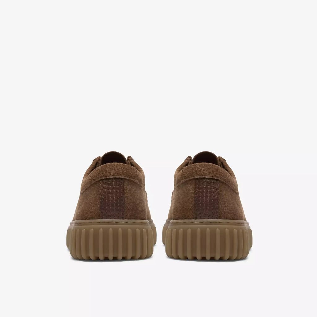 Clarks Torhill Lo sko i Cola Suede brun ruskind til mænd fra MEN – supermen.dk