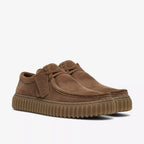Clarks Torhill Lo sko i Cola Suede brun ruskind til mænd fra MEN – supermen.dk