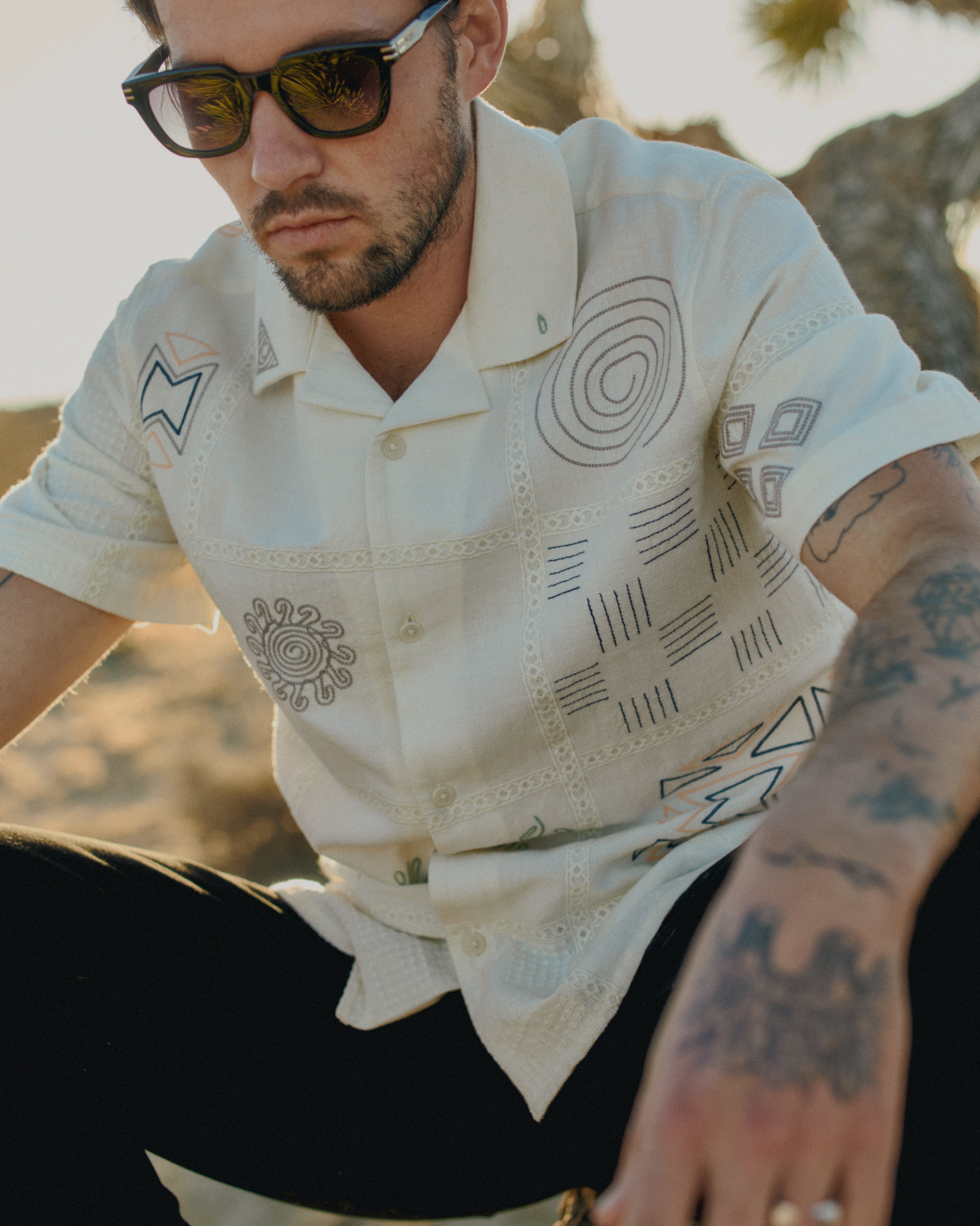 Didcot - Ecru Doodle Embroidered Short - Sleeve Shirt - Supermen.dk