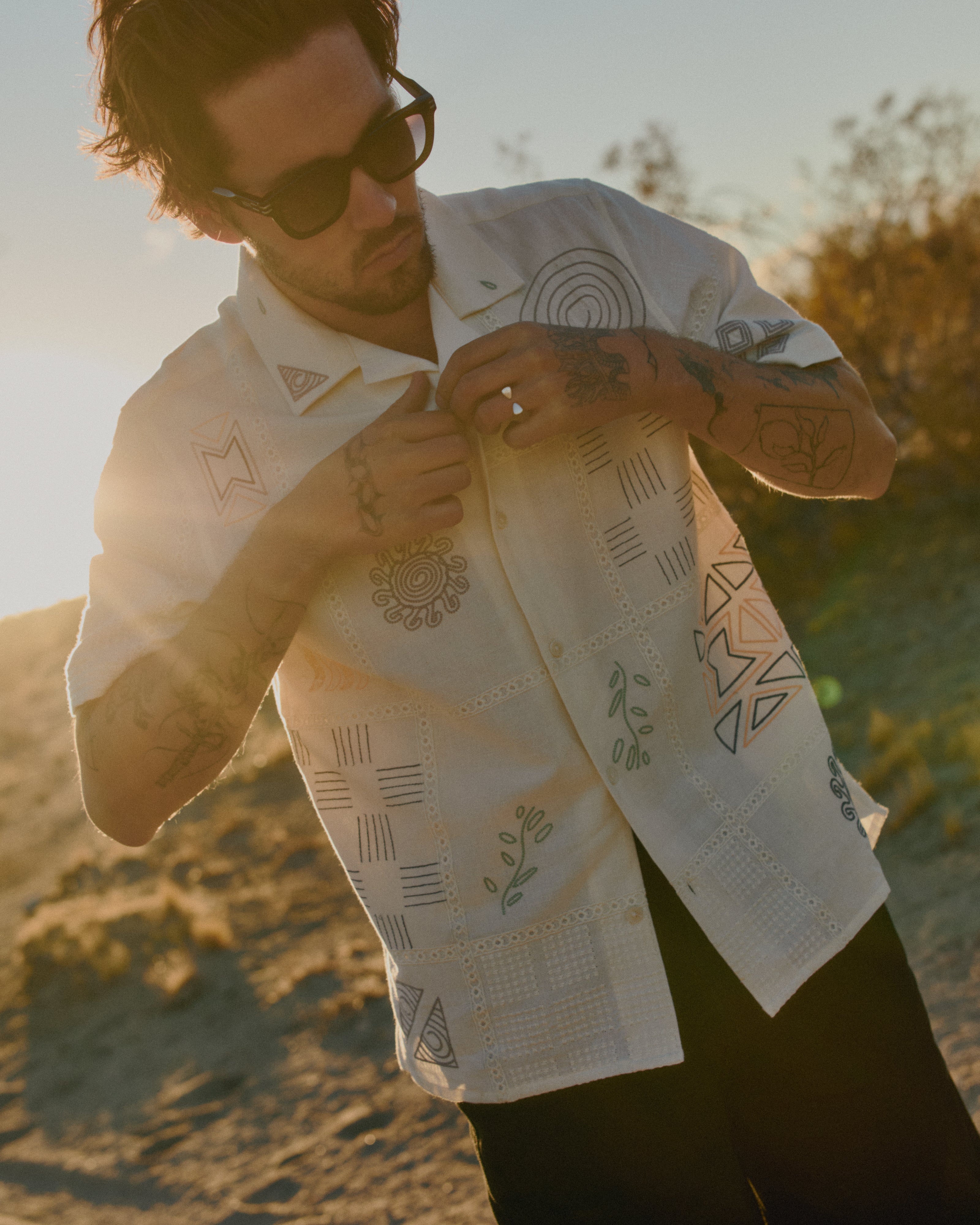 Didcot - Ecru Doodle Embroidered Short - Sleeve Shirt - Supermen.dk