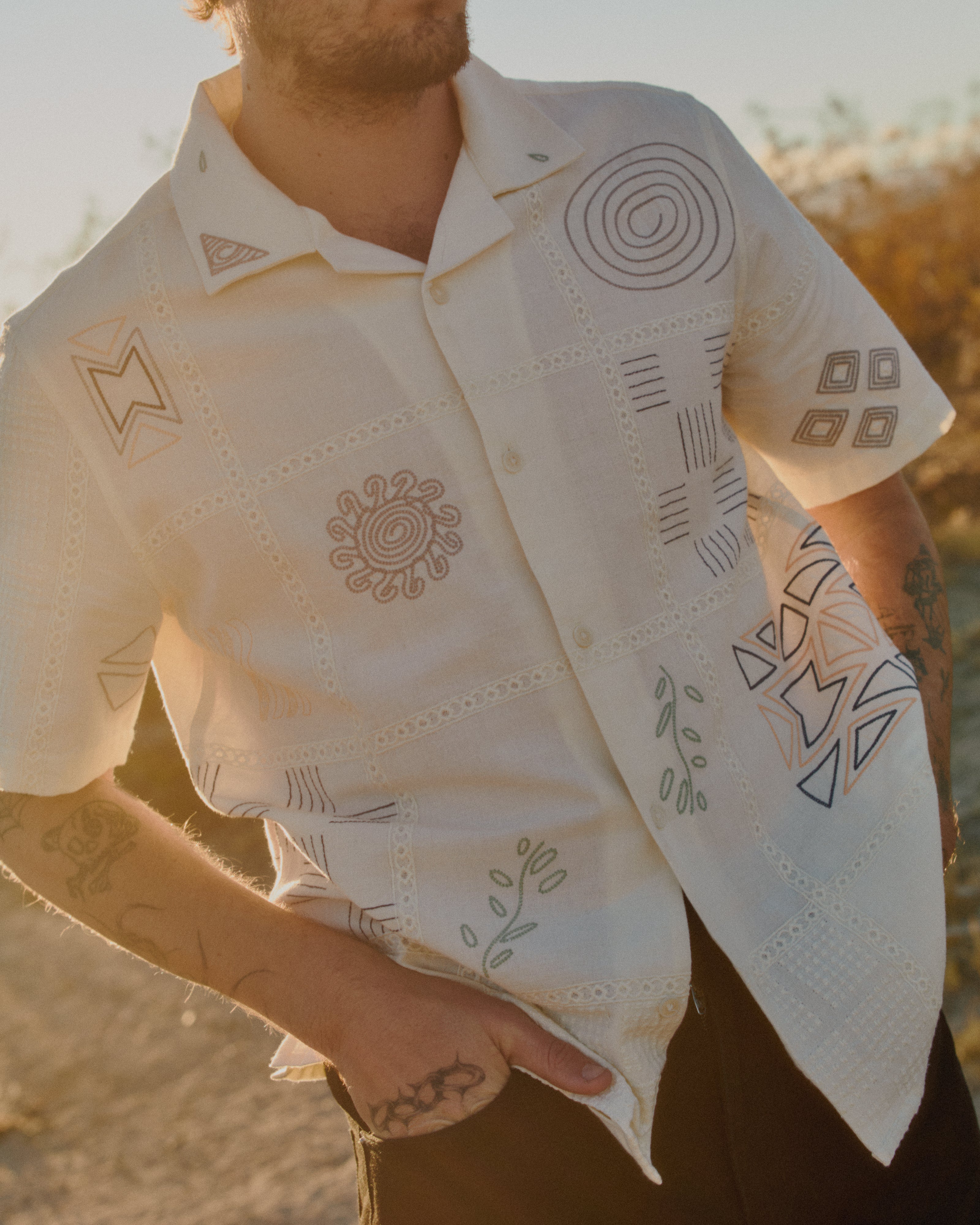 Didcot - Ecru Doodle Embroidered Short - Sleeve Shirt - Supermen.dk