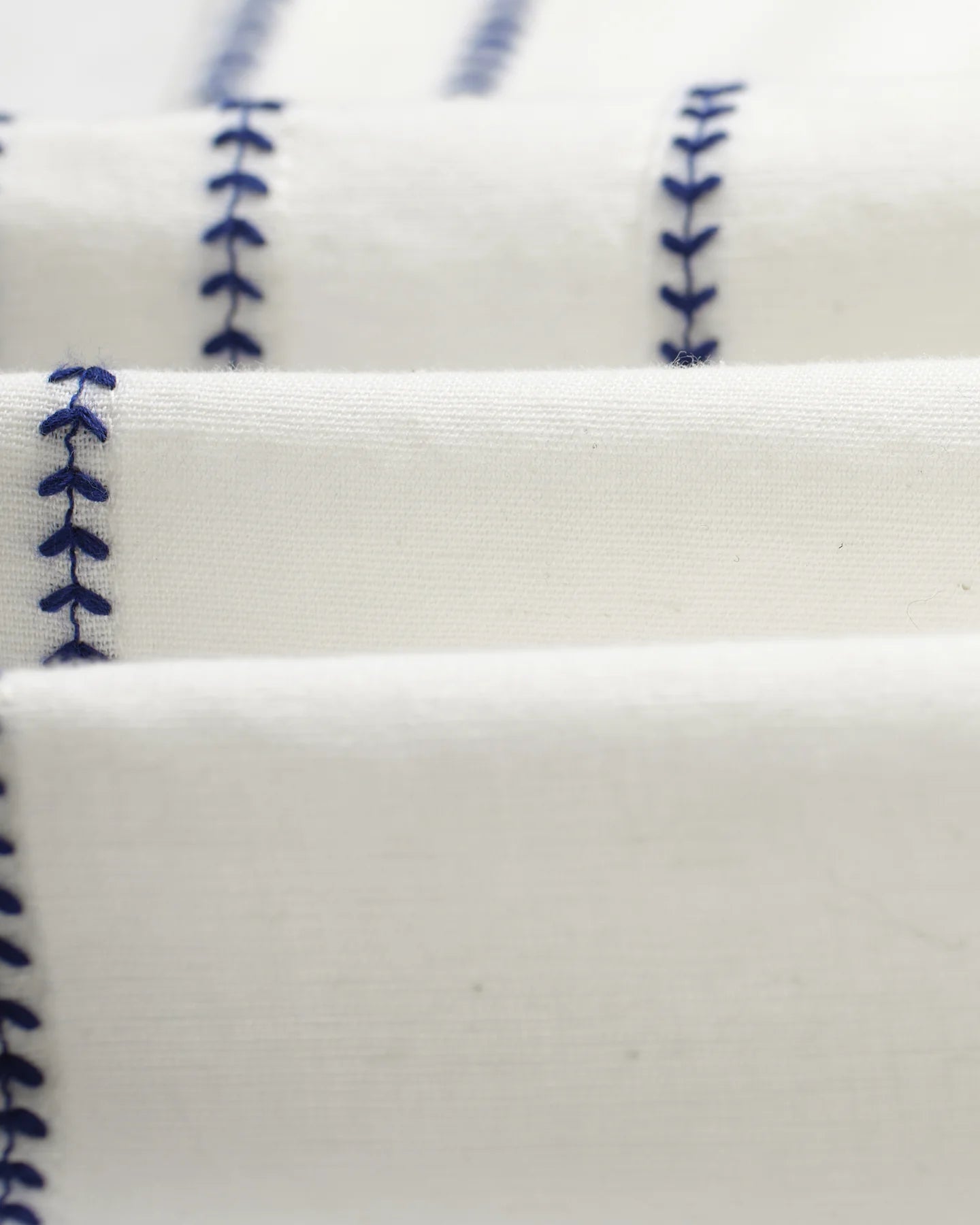Haven - Ecru And Blue Embroidered Shirt - Supermen.dk