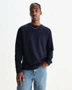 Wax London Hayden langærmet T-shirt med struktur i navy – model set forfra