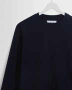 Nærbillede af Wax London Hayden langærmet T-shirt med struktur i navy – produktbillede
