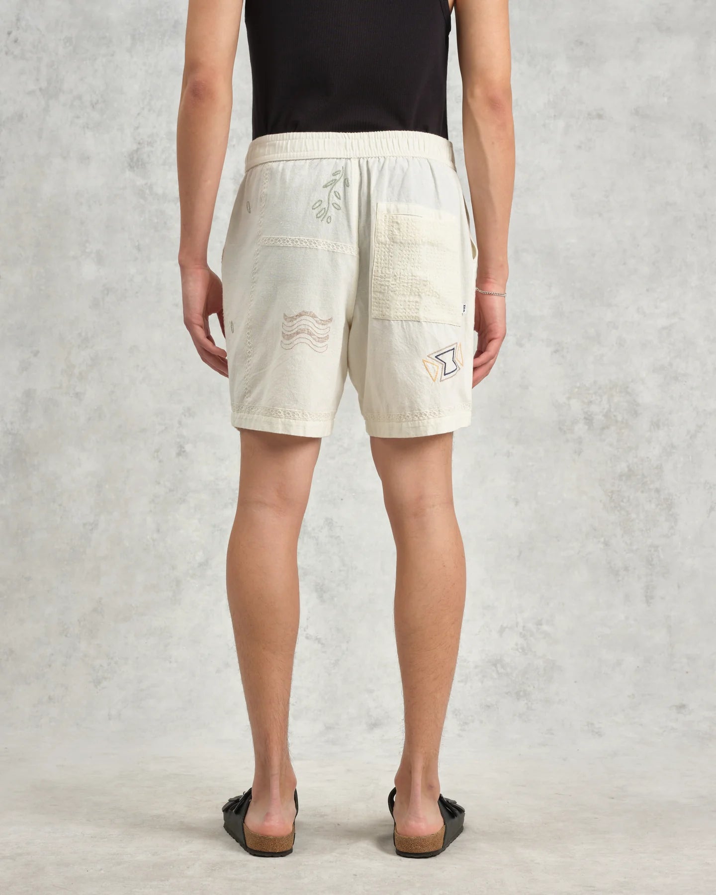 Kurt - Ecru Doodle Embroidered Shorts - Supermen.dk