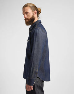 LEE 101 50’s Western denimskjorte Made in Japan i mørk denim set fra siden