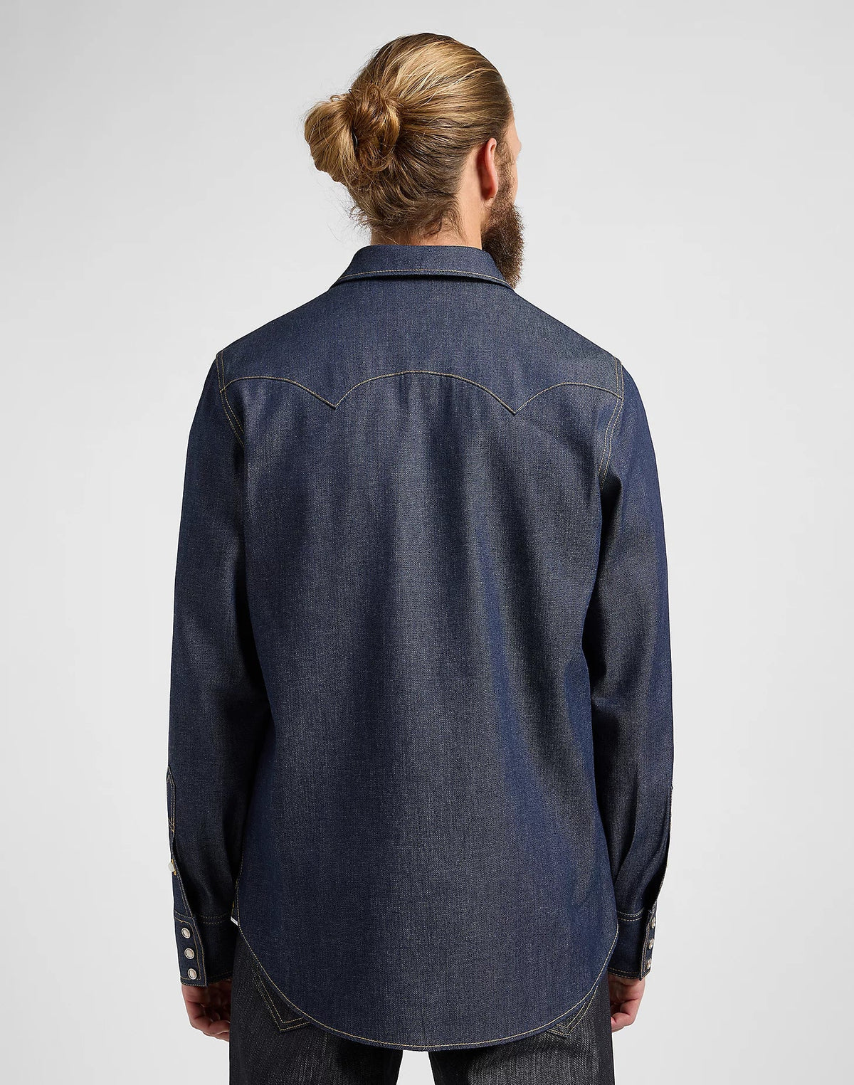 LEE 101 50’s Western denimskjorte Made in Japan i mørk denim set bagfra