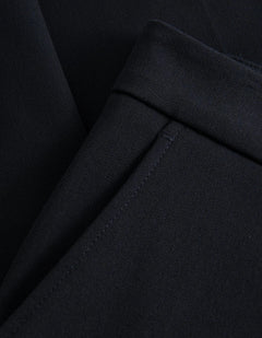Detalje af stof på Les Deux Como Regular habitbukser i Dark Navy