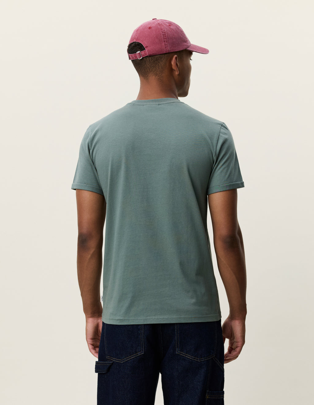 Les Deux Core Seasonal T-shirt i Laurel Wreath Green set bagfra