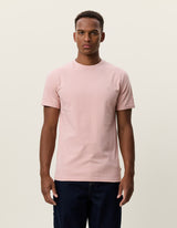 Les Deux Core Seasonal T-shirt i Misty Rose lyserød – model set forfra