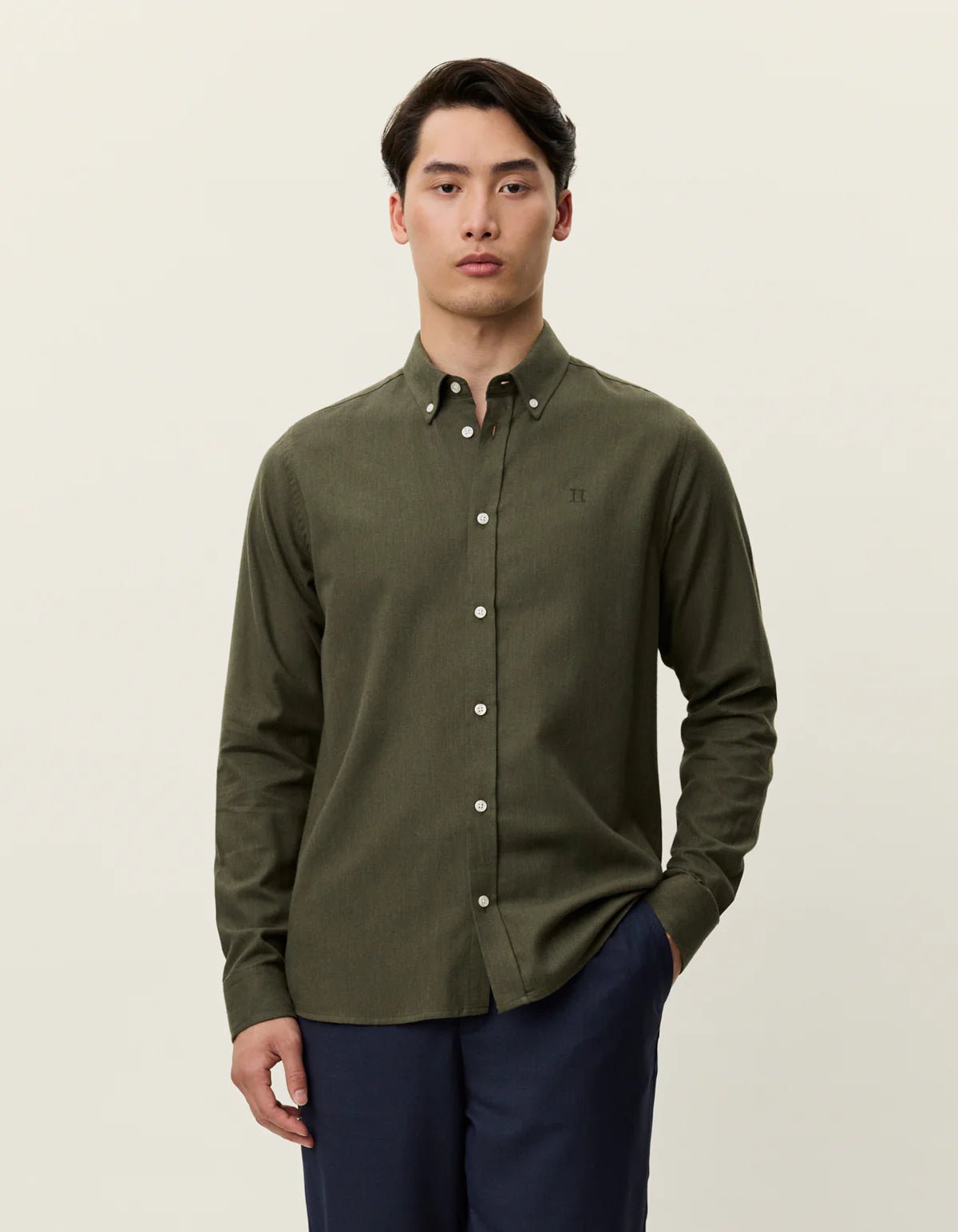 Les Deux Desert Reg Shirt Olive Night - Supermen.dk