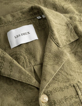 Indlæs billede til gallerivisning Les Deux Lesley Paisley SS Shirt Surplus Green - Supermen.dk

