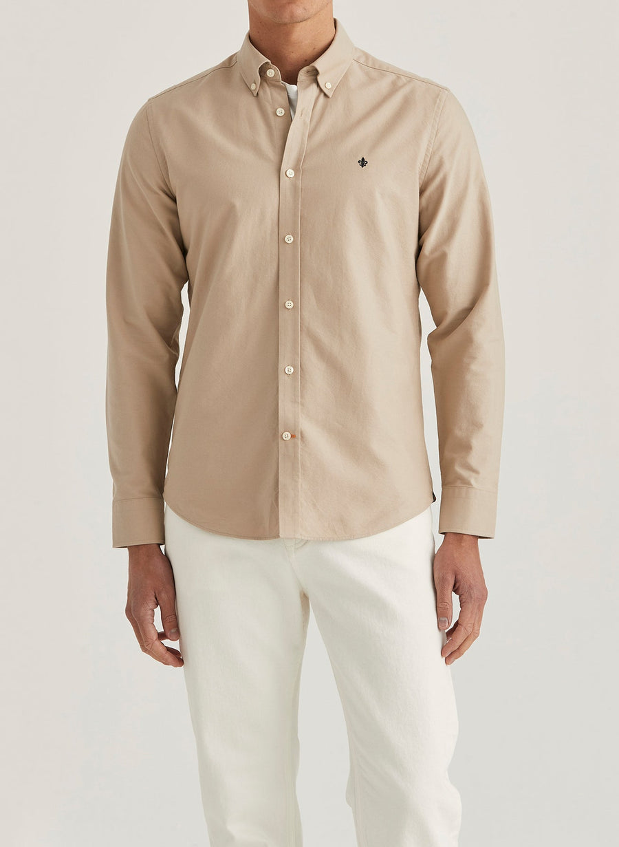 Morris Douglas Slim Fit skjorte i khaki – model set forfra