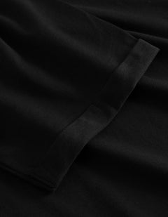 Detalje af sømme på Les Deux Nørregaard T-shirt i sort