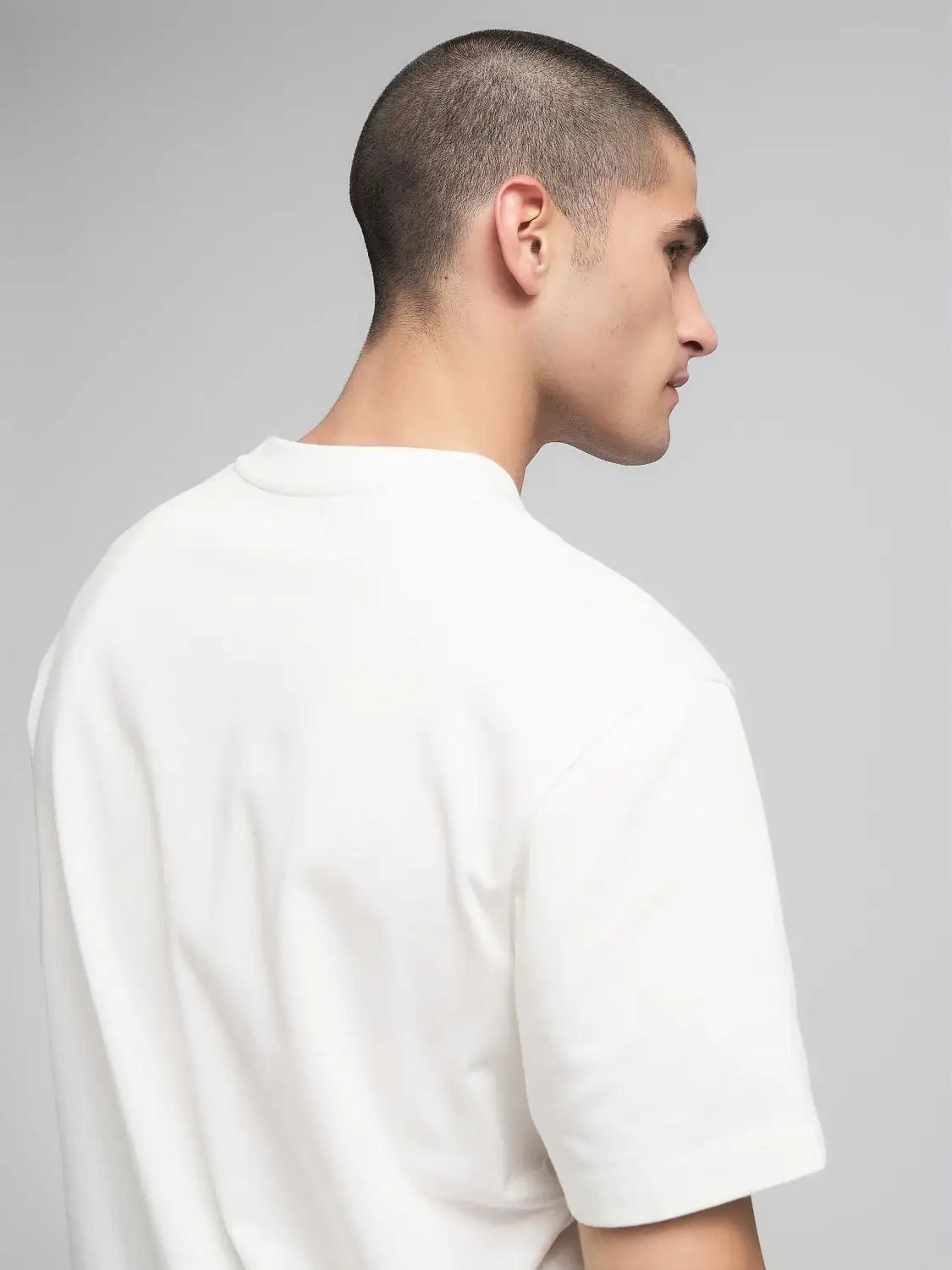Nærbillede af Replay jersey T-shirt med rund hals i hvid set bagfra