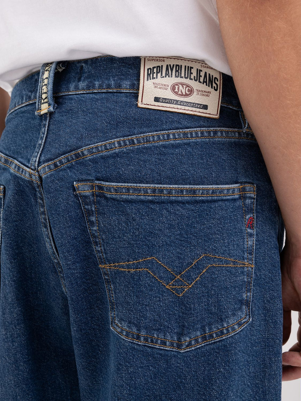 Replay M9Z1 STRAIGHT - FIT JEANS DARK BLUE - Supermen.dk