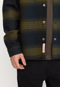 Revolution Casual Shirt / 3211 - Army - Supermen.dk