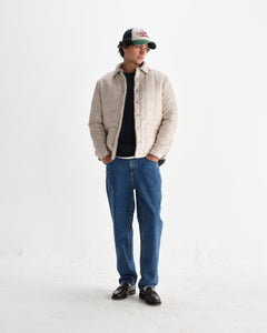 Wax London Mount vendbar overshirt i bouclé-uld i natur – model set forfra