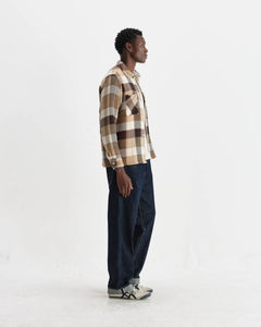Wax London Whiting overshirt i natur og brun pike-tern set fra siden