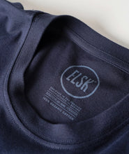 Indlæs billede til gallerivisning ELSK ADVENTUROUS MEN&#39;S BRUSHED T-SHIRT Dark Navy - Supermen.dk
