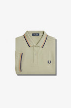 Indlæs billede til gallerivisning Fred Perry M3600 Seagrass / Light Rust / French Navy - Supermen.dk
