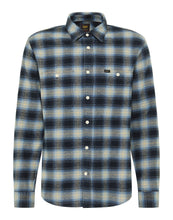 Indlæs billede til gallerivisning LEE WORKER SHIRT 2.0 BLACK - Supermen.dk
