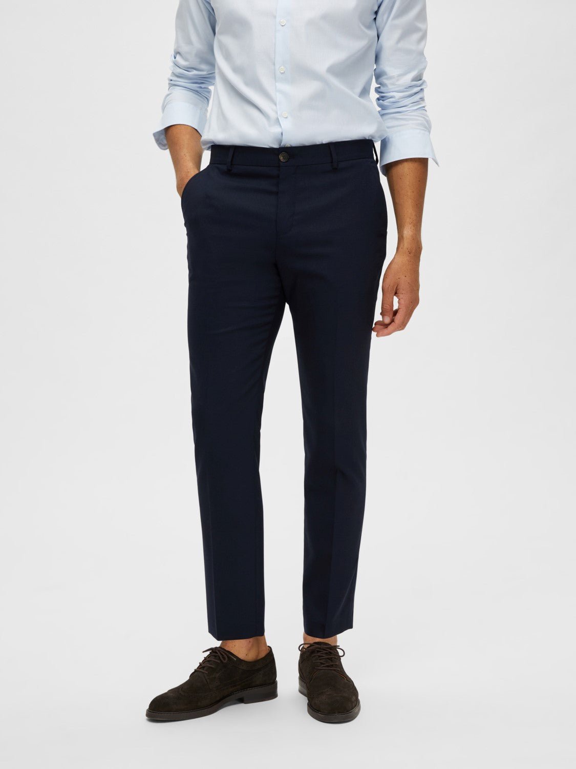 Selected Slim Neil habitbukser i navy set fra siden